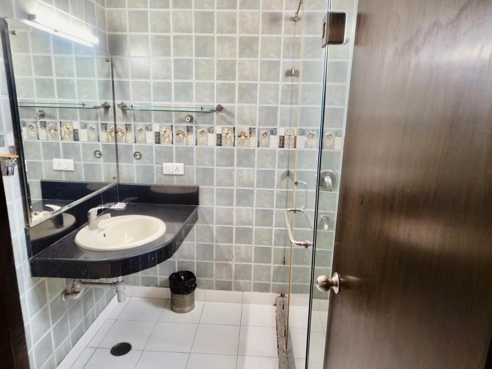 Hotel Clark Height 3*